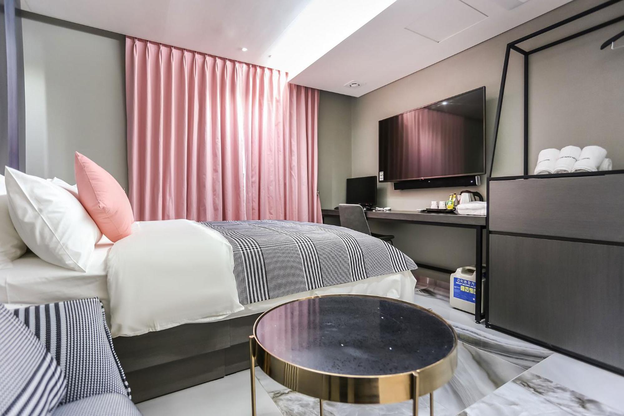 The Post Hotel Seoul Bagian luar foto