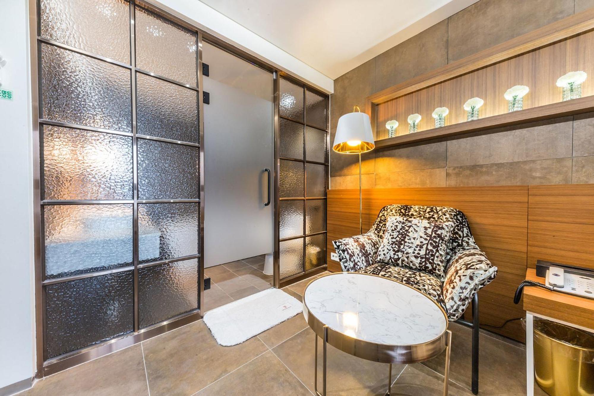 The Post Hotel Seoul Bagian luar foto